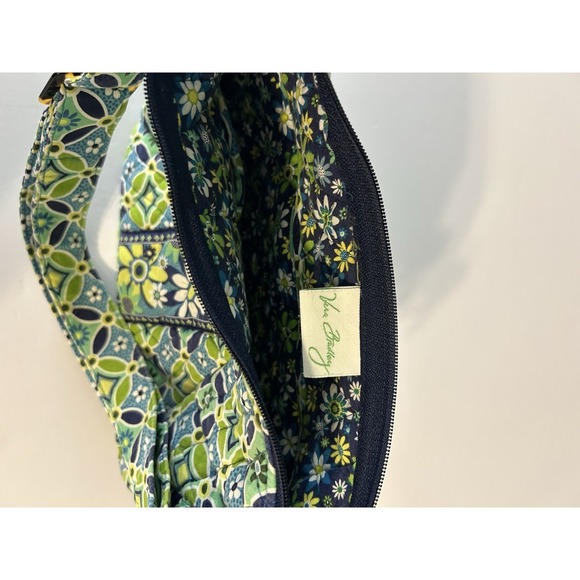 Vera Bradley Green/Navy Circle Flower Pattern Multi‎ Pockets & Strap - Picture 3 of 4